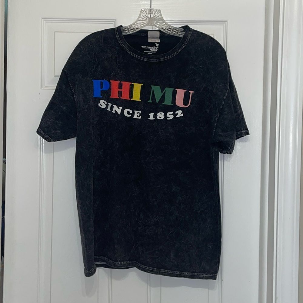 ✨University Tees Phi Mu Mineral Wash Rainbow Logo T-shirt